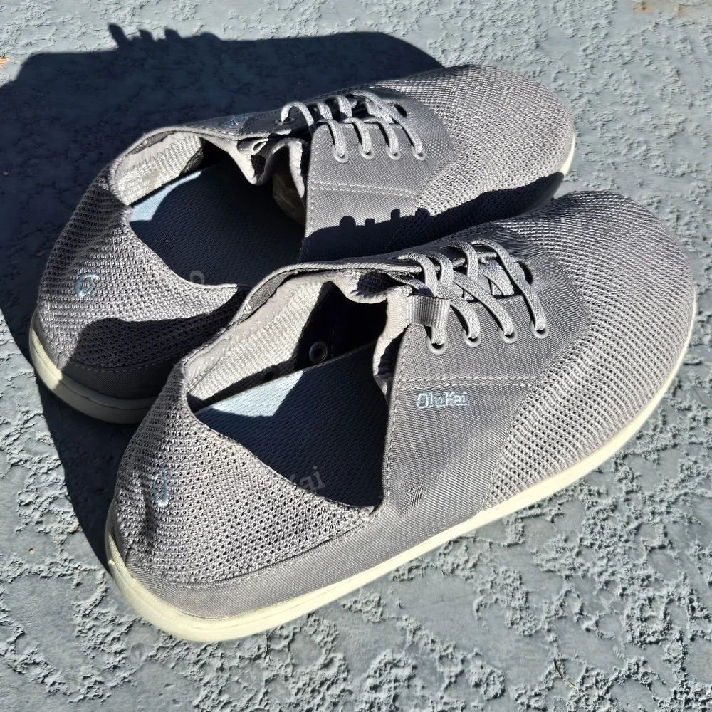 OluKai Men's Sz 9.5 Gray Sneakers Step In Slip On Lace Up